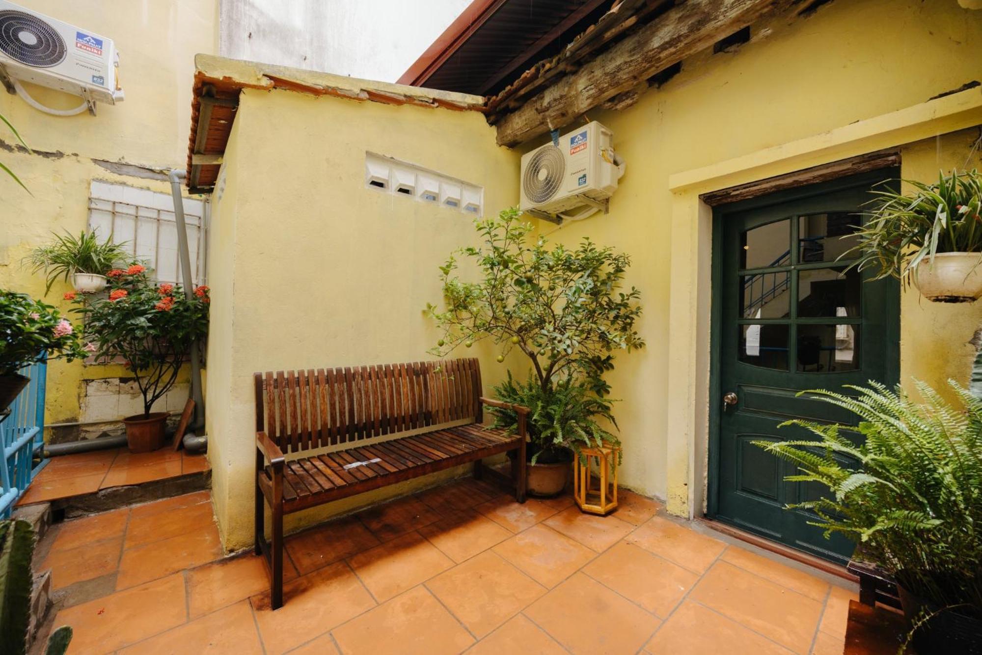 Homestay And Eggcoffee Central Hanoi Old Quarter Exterior photo