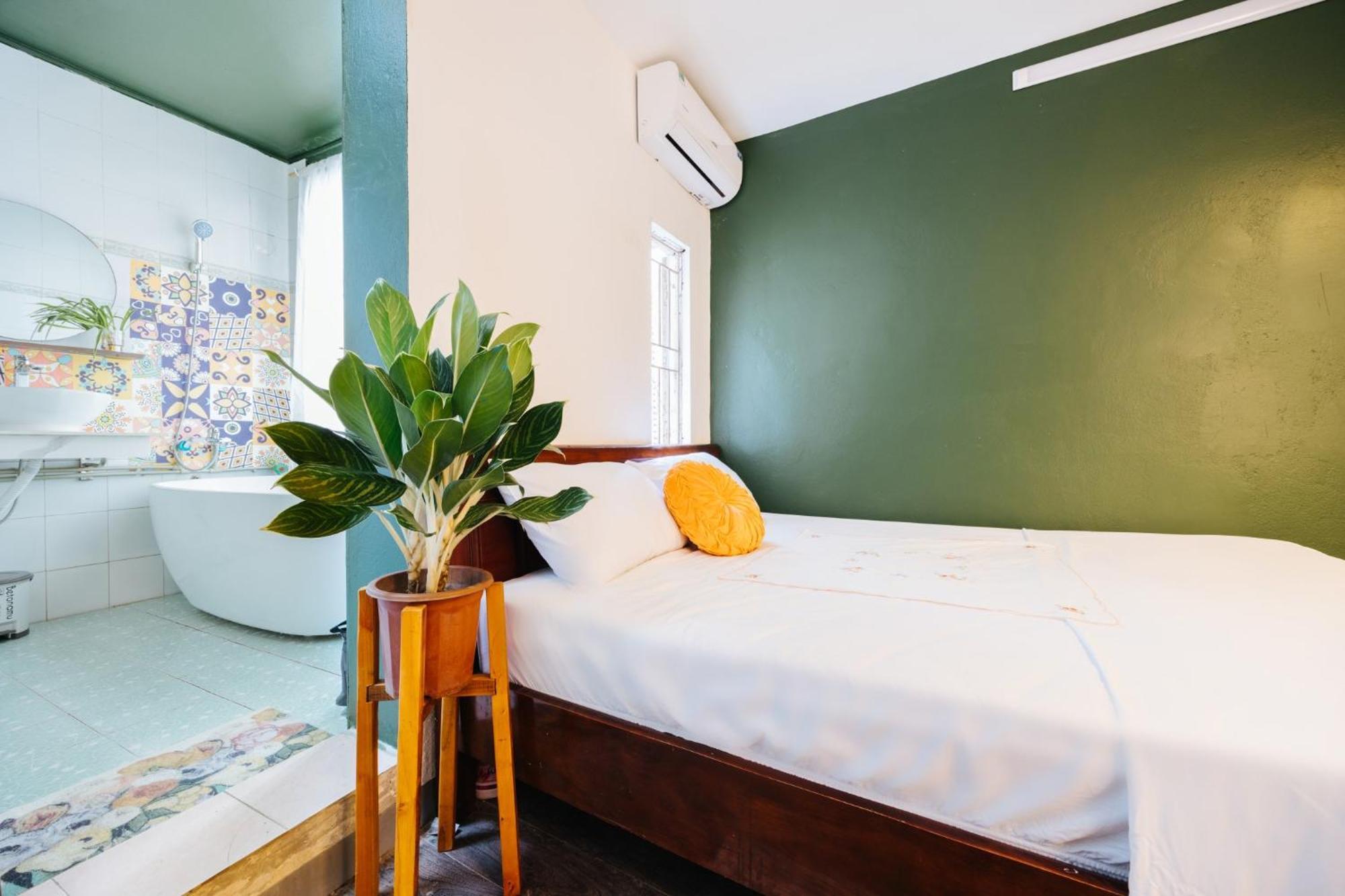 Homestay And Eggcoffee Central Hanoi Old Quarter Exterior photo