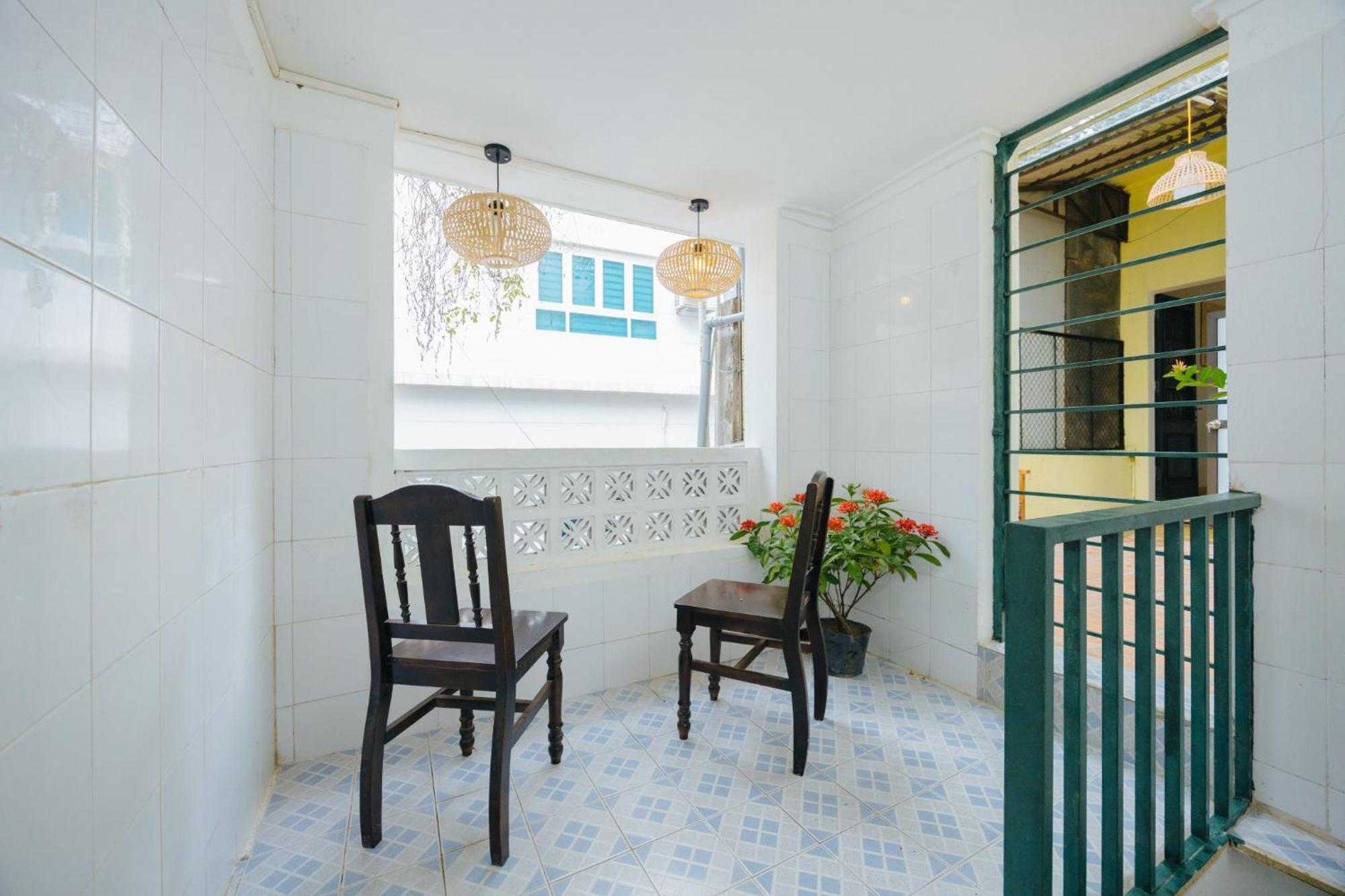 Homestay And Eggcoffee Central Hanoi Old Quarter Exterior photo