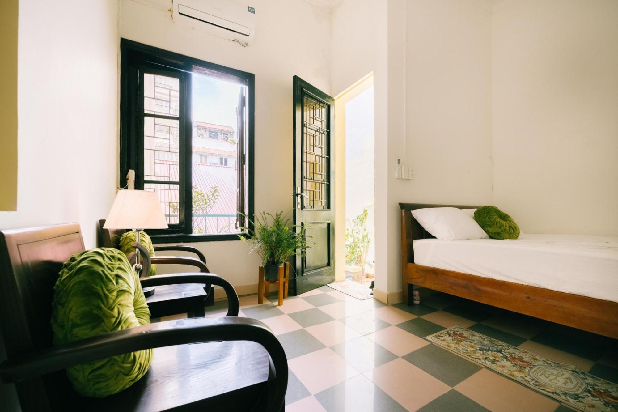 Homestay And Eggcoffee Central Hanoi Old Quarter Exterior photo