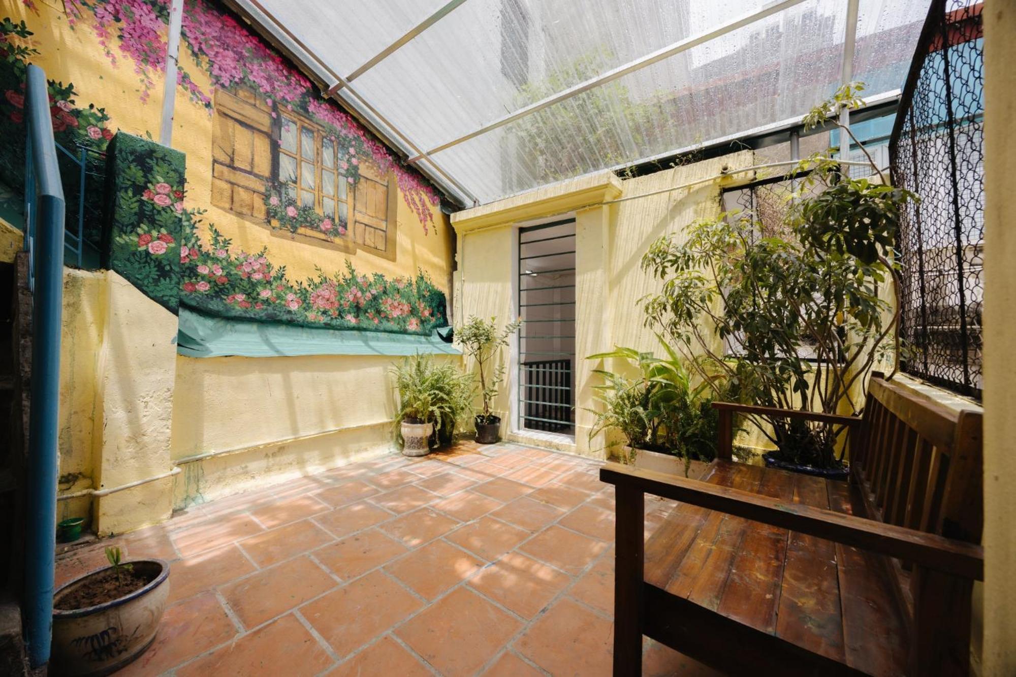 Homestay And Eggcoffee Central Hanoi Old Quarter Exterior photo