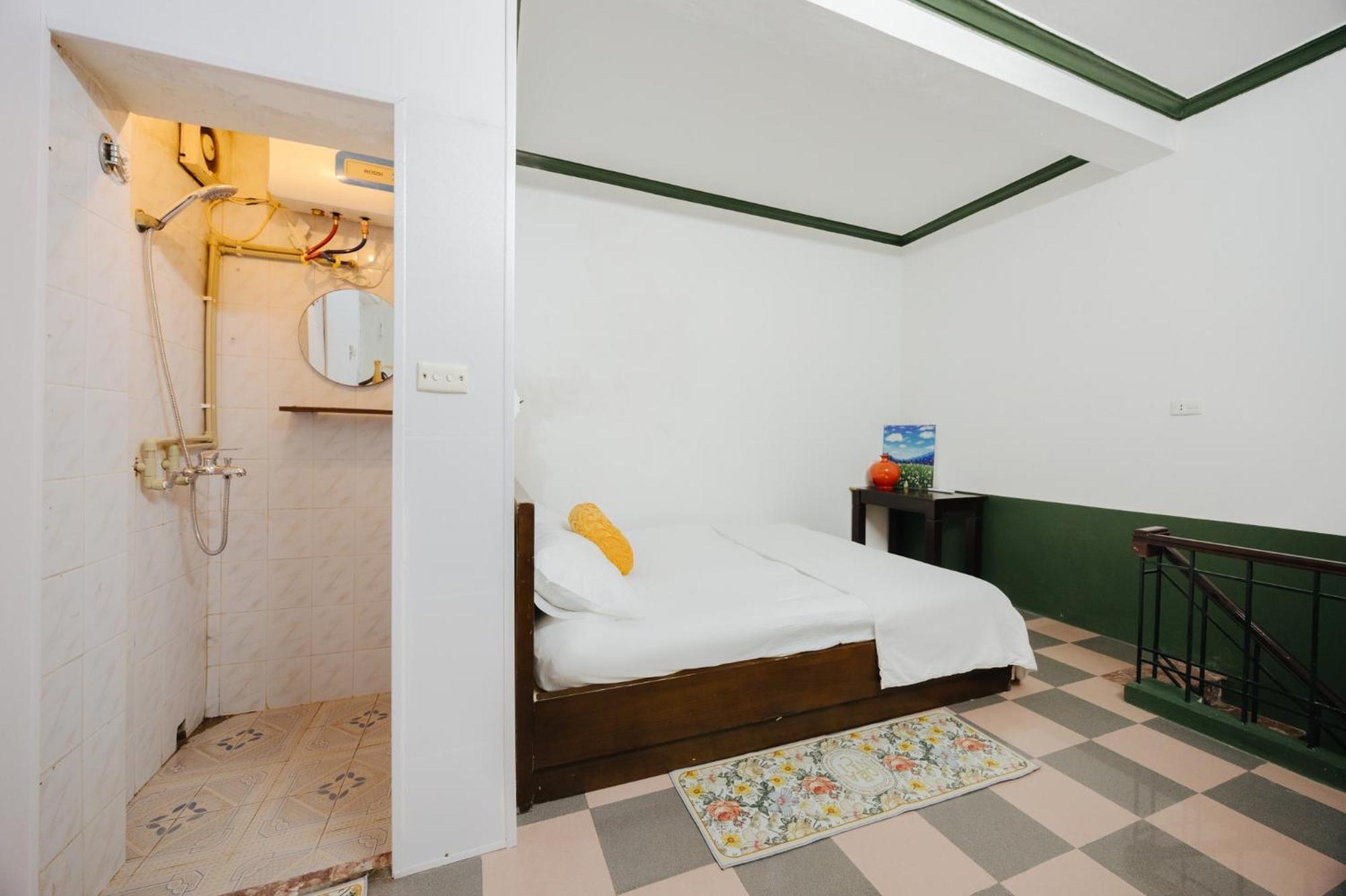 Homestay And Eggcoffee Central Hanoi Old Quarter Exterior photo