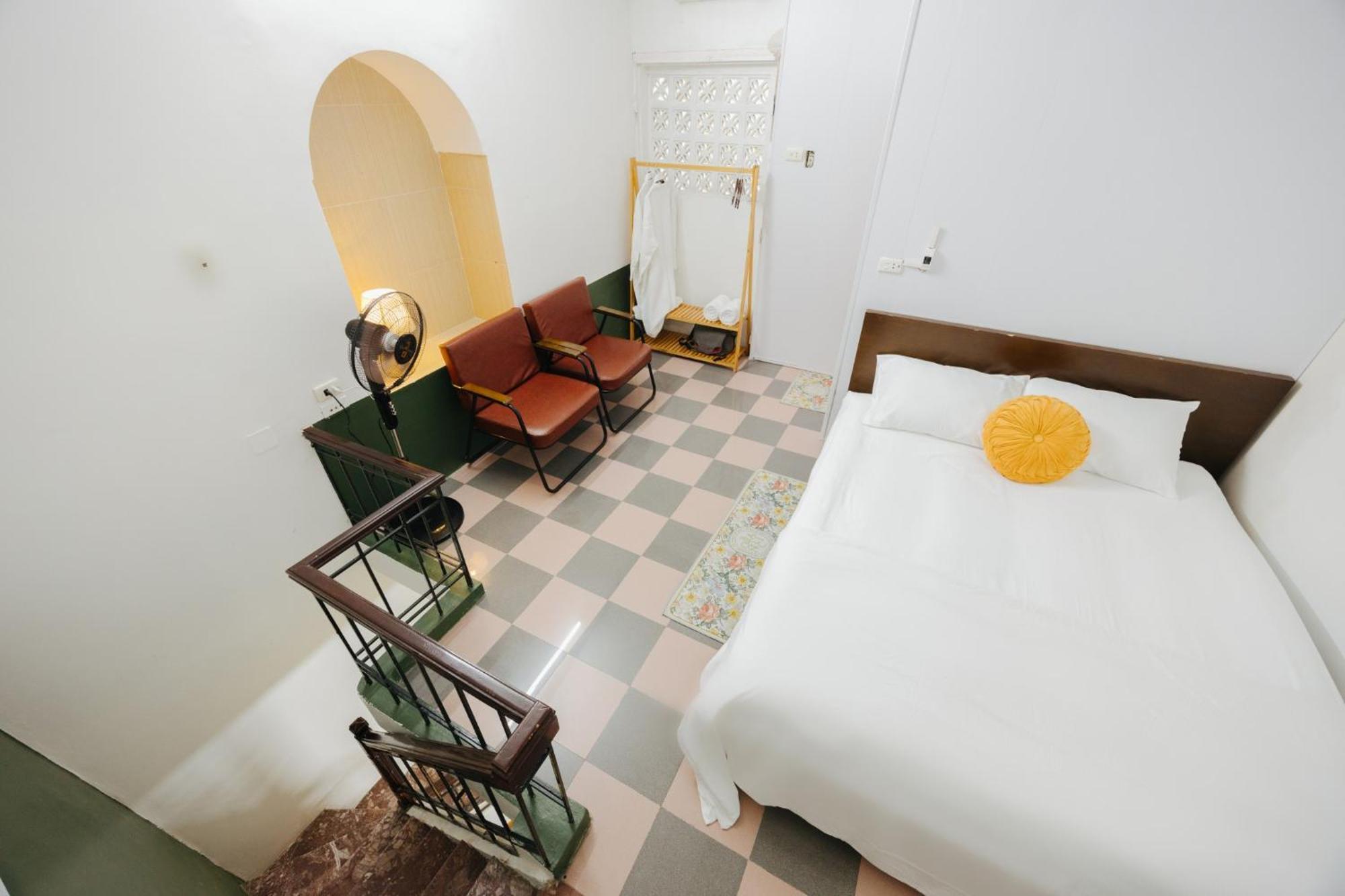 Homestay And Eggcoffee Central Hanoi Old Quarter Exterior photo