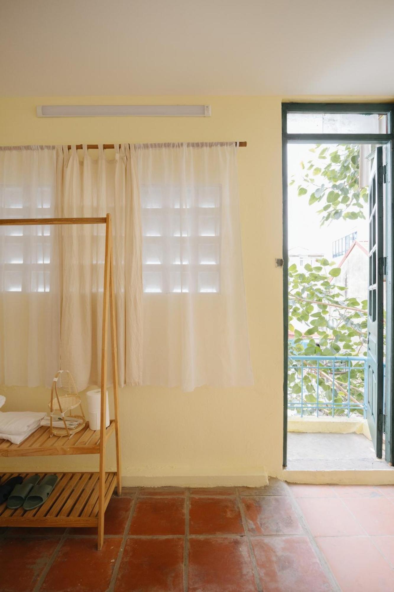Homestay And Eggcoffee Central Hanoi Old Quarter Exterior photo