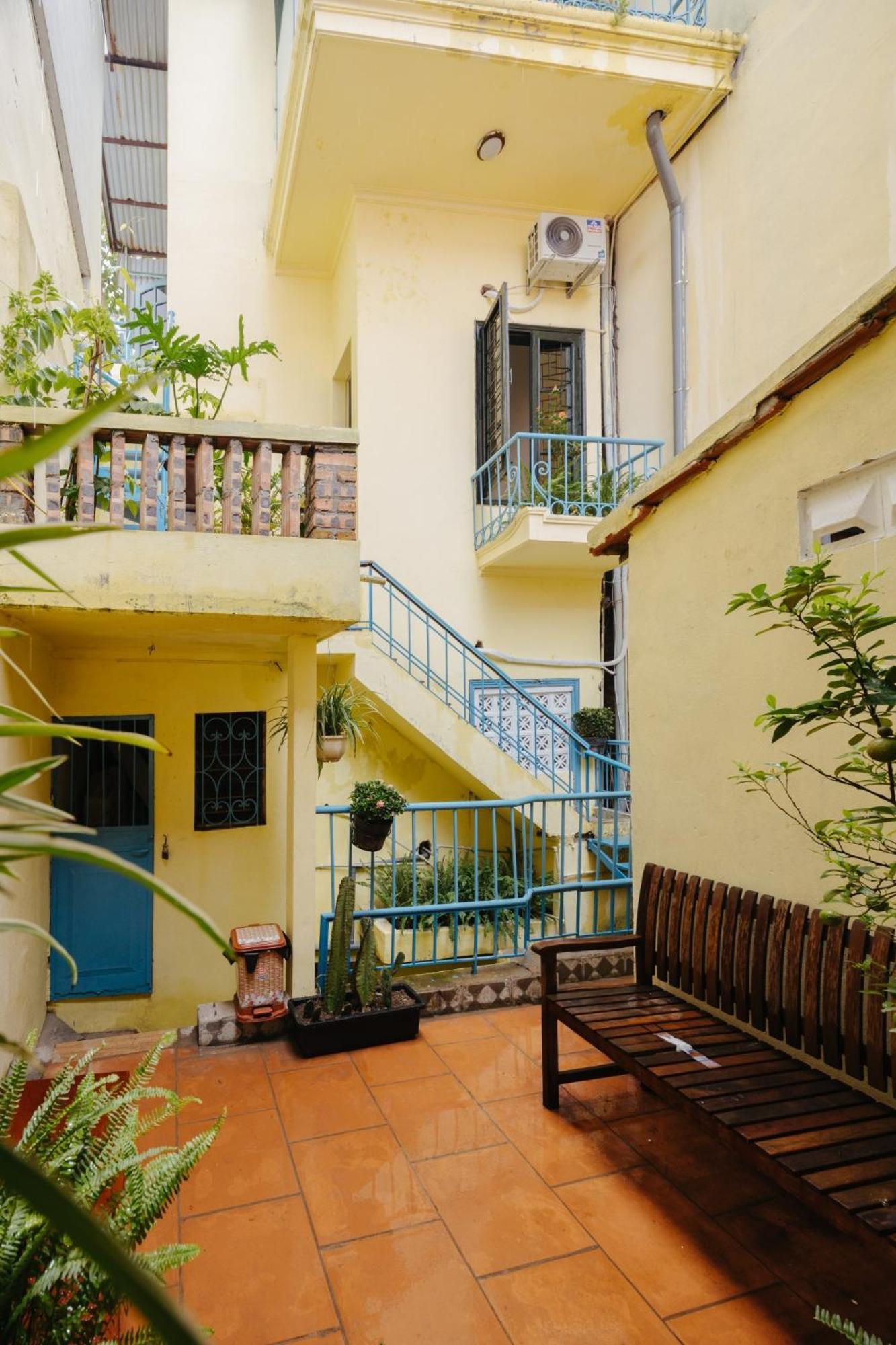 Homestay And Eggcoffee Central Hanoi Old Quarter Exterior photo